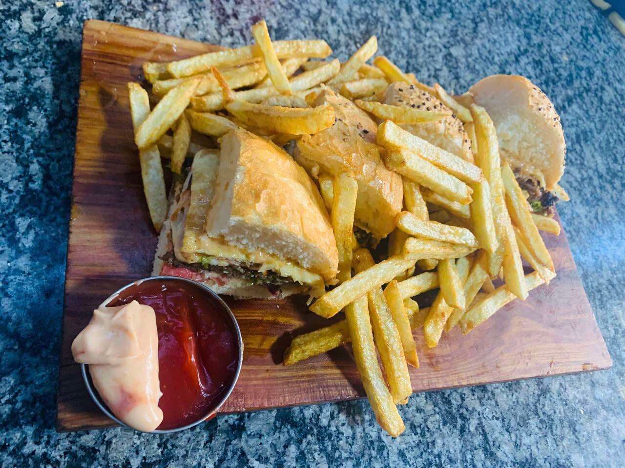 Geni Burger And Pizza cover