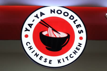 Yaya Noodles logo